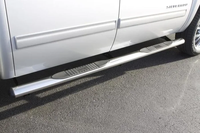 Lund 09-17 Dodge Ram 1500 Quad Cab 4in. Oval Straight SS Nerf Bars – Polished